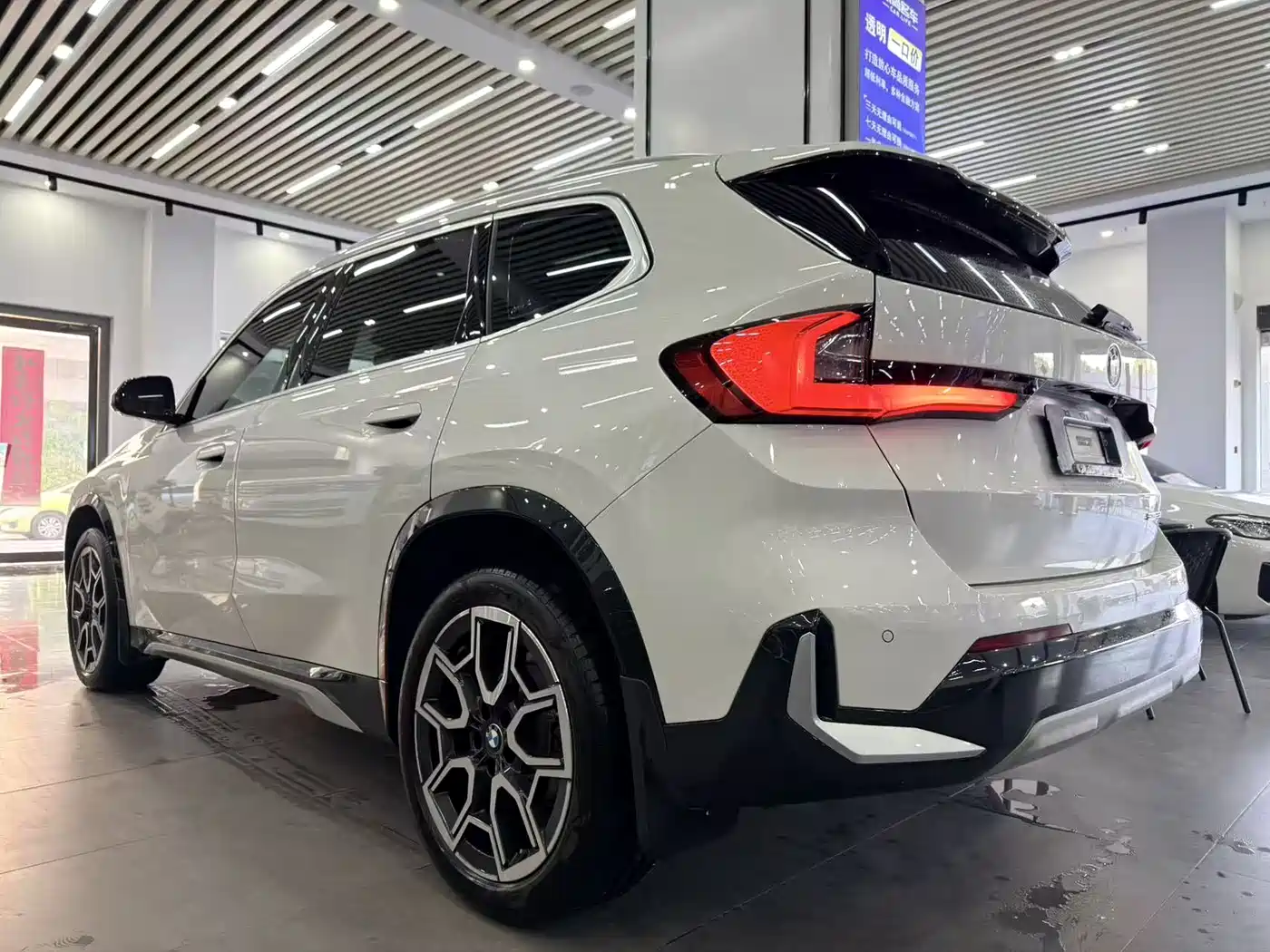 BMW X1 2023 sDrive25Li X Design Package фото 4