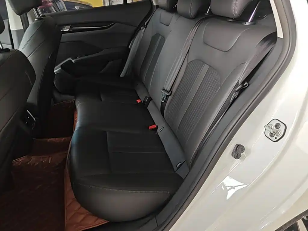 Dongfeng Aeolus Yixuan 2020 2020 230T Automatic Dazzle Edition