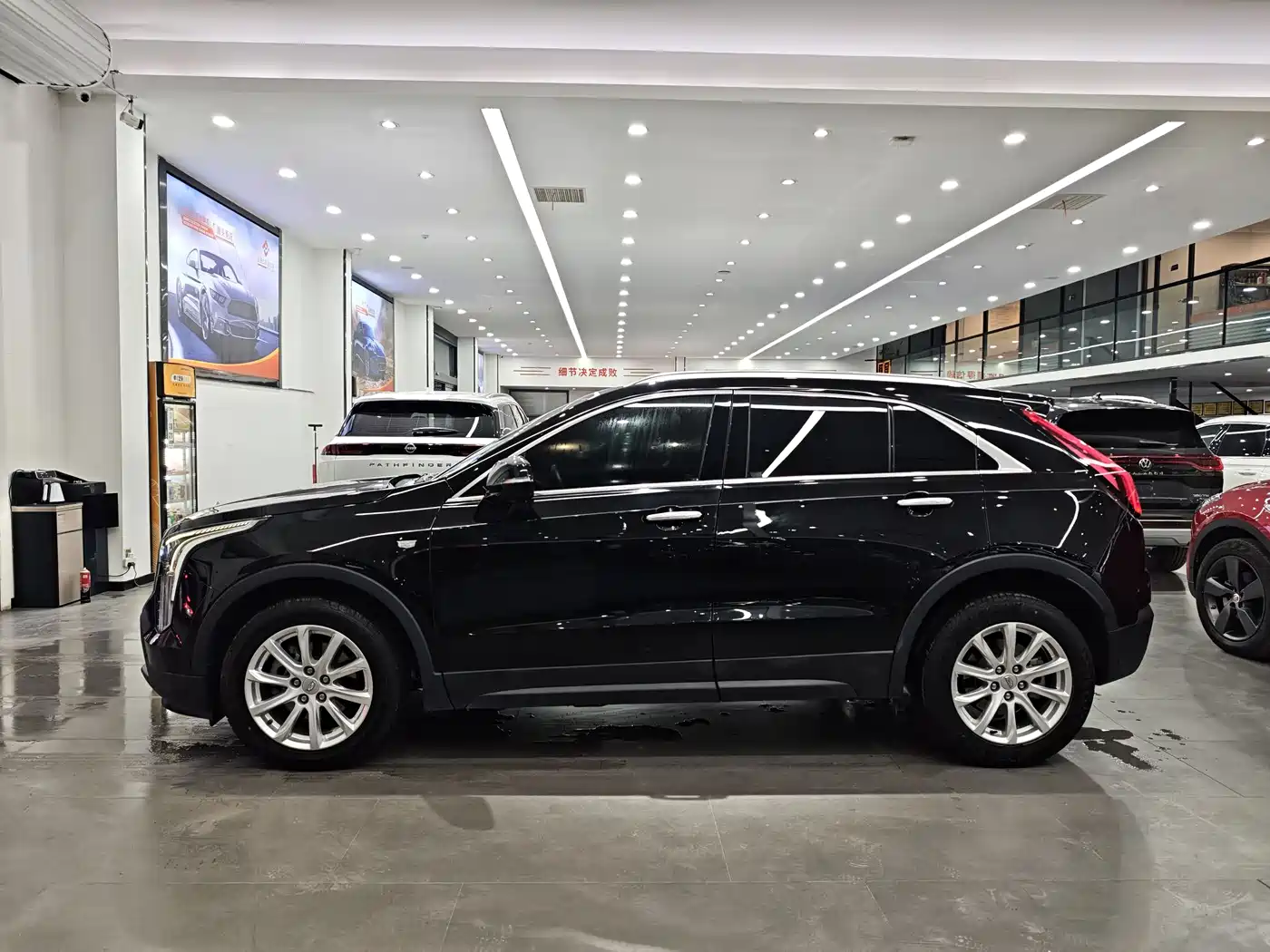 CADILLAC XT4