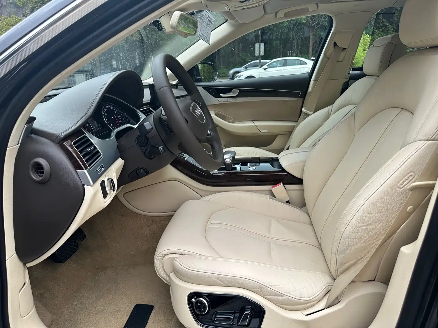 Audi A8 2013 A8L 45 TFSI quattro Comfort фото 8