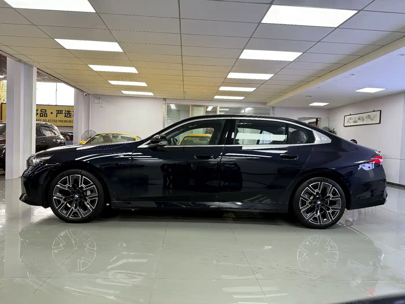 BMW 5 Series 2025 530Li Premium M Sport Package фото 4