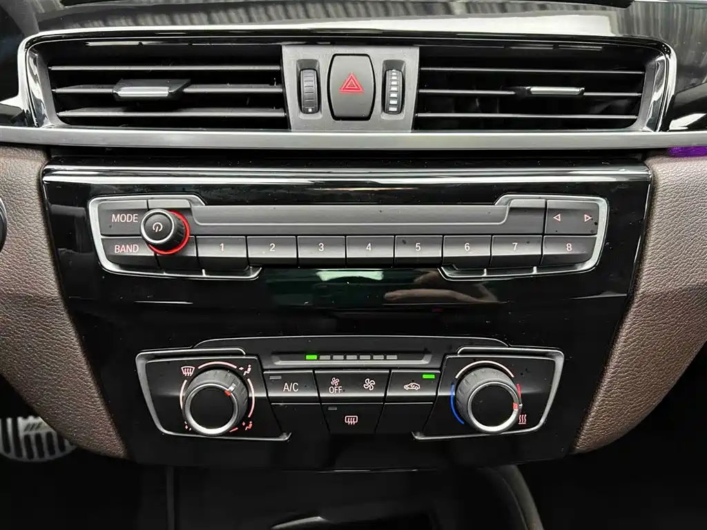 BMW X1 2022 sDrive20Li Fashion фото 5