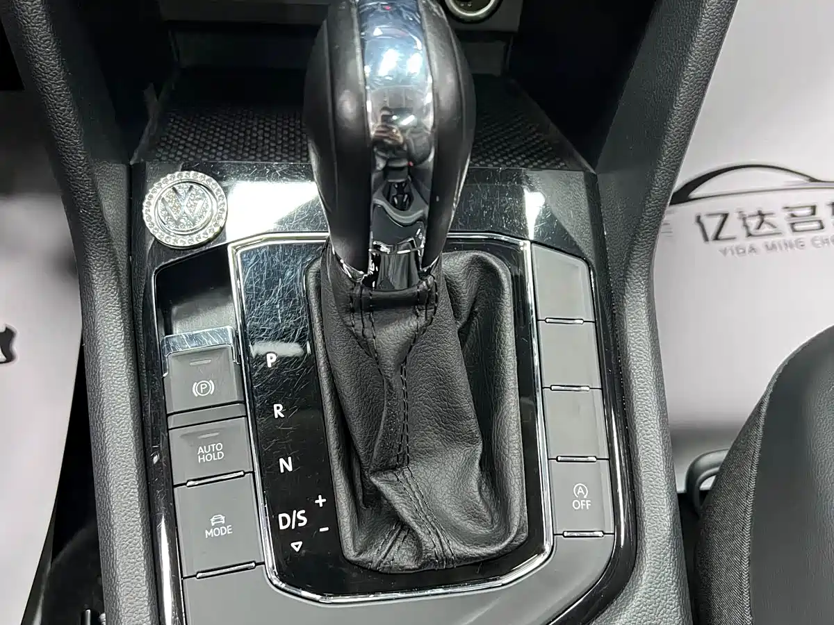 Volkswagen Tharu 2022 280TSI FWD Luxury Edition фото 14