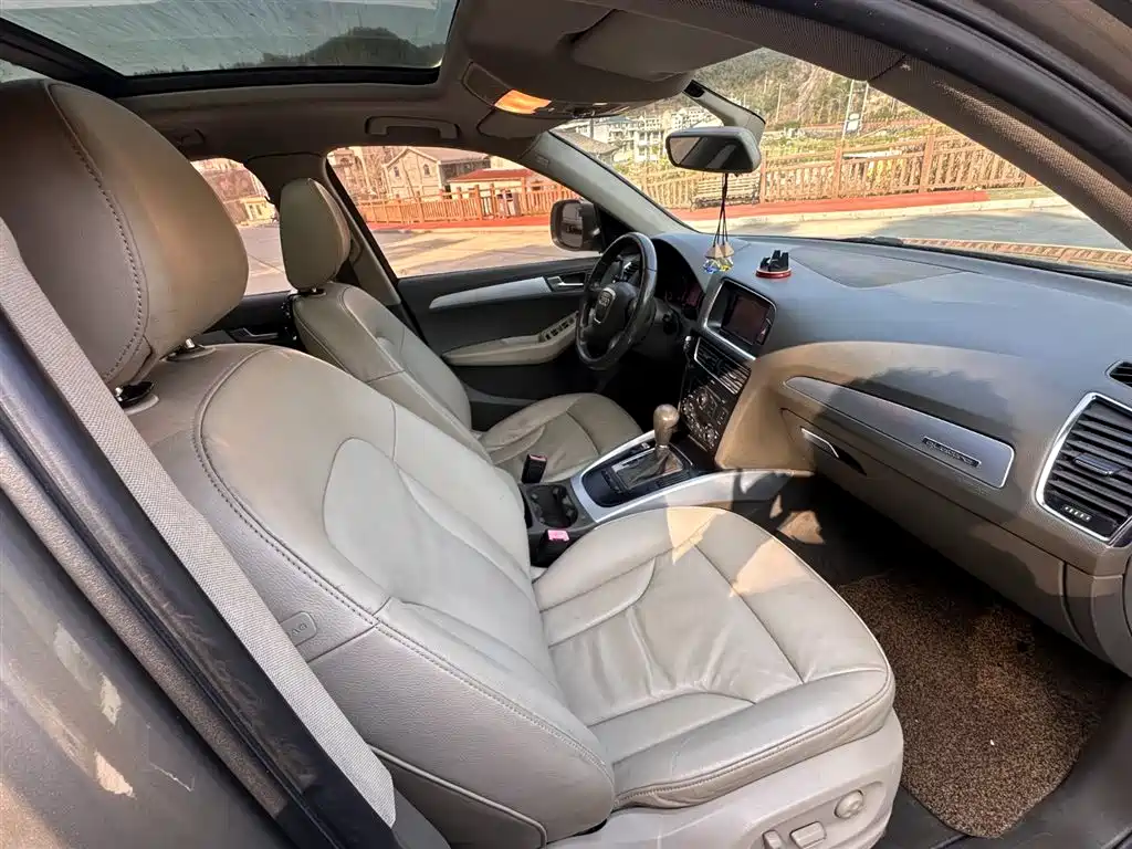 Audi Q5 2011 2.0TFSI Progressive фото 16
