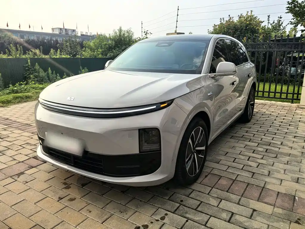 Li Auto L6 2024