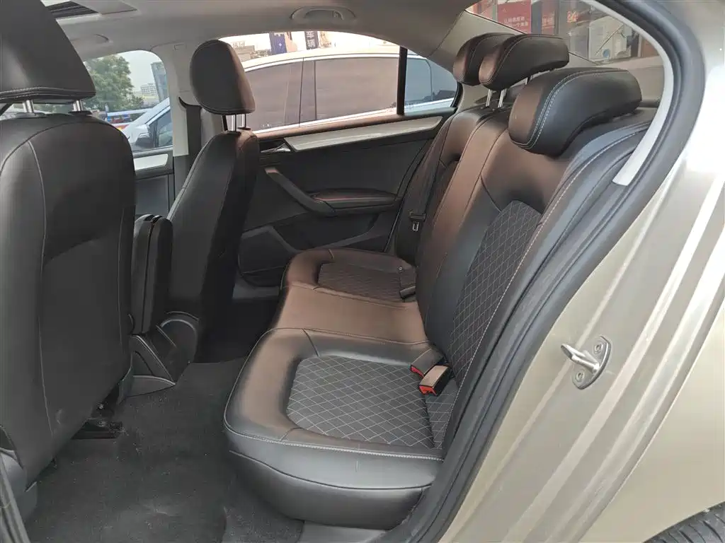 Škoda Rapid 2019 1.5L Automatic Comfort China V фото 17