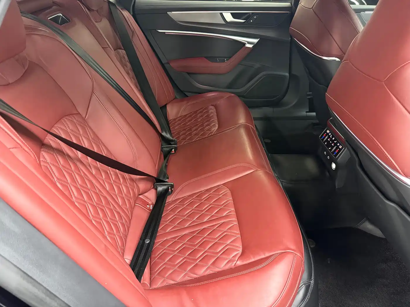 Audi A7L 2025 2025 Model Year 45 TFSI quattro Black Knight Edition