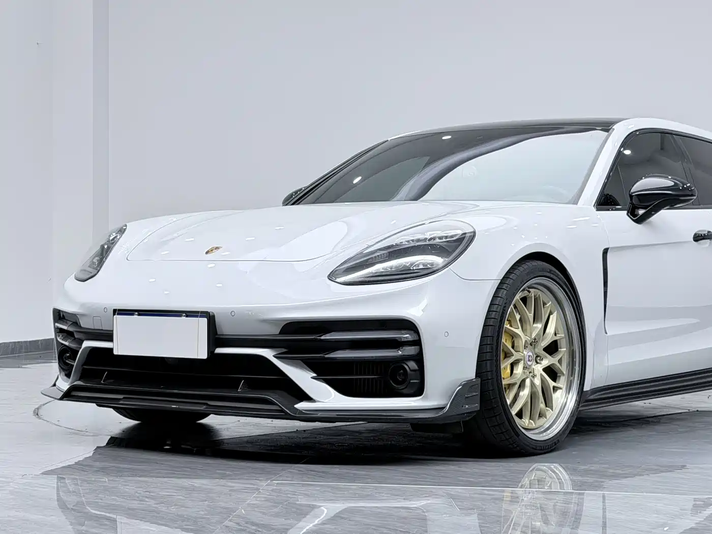 Фото 3 - Porsche Panamera