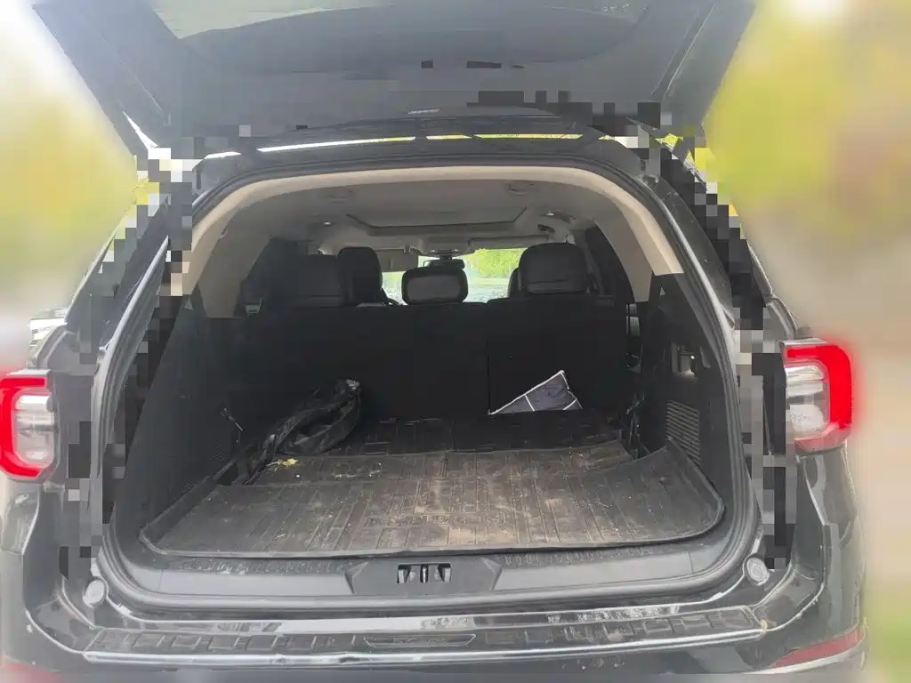 Фото 20 - Ford Explorer