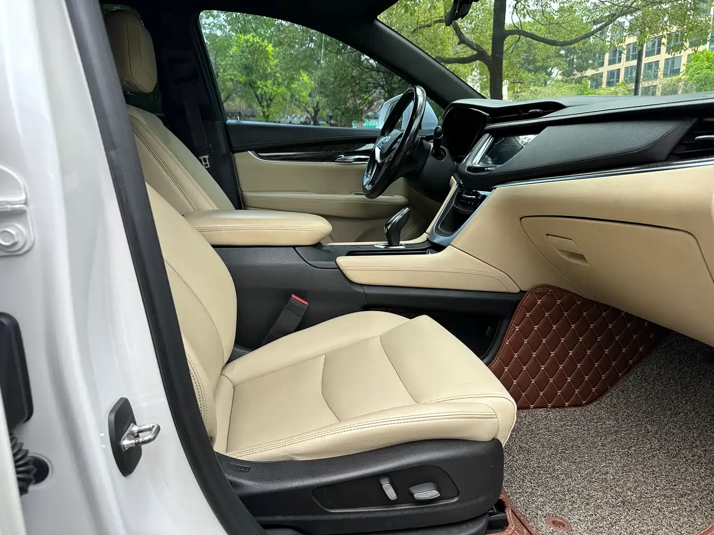 Cadillac XT5 2016 28T AWD Technology Model фото 12