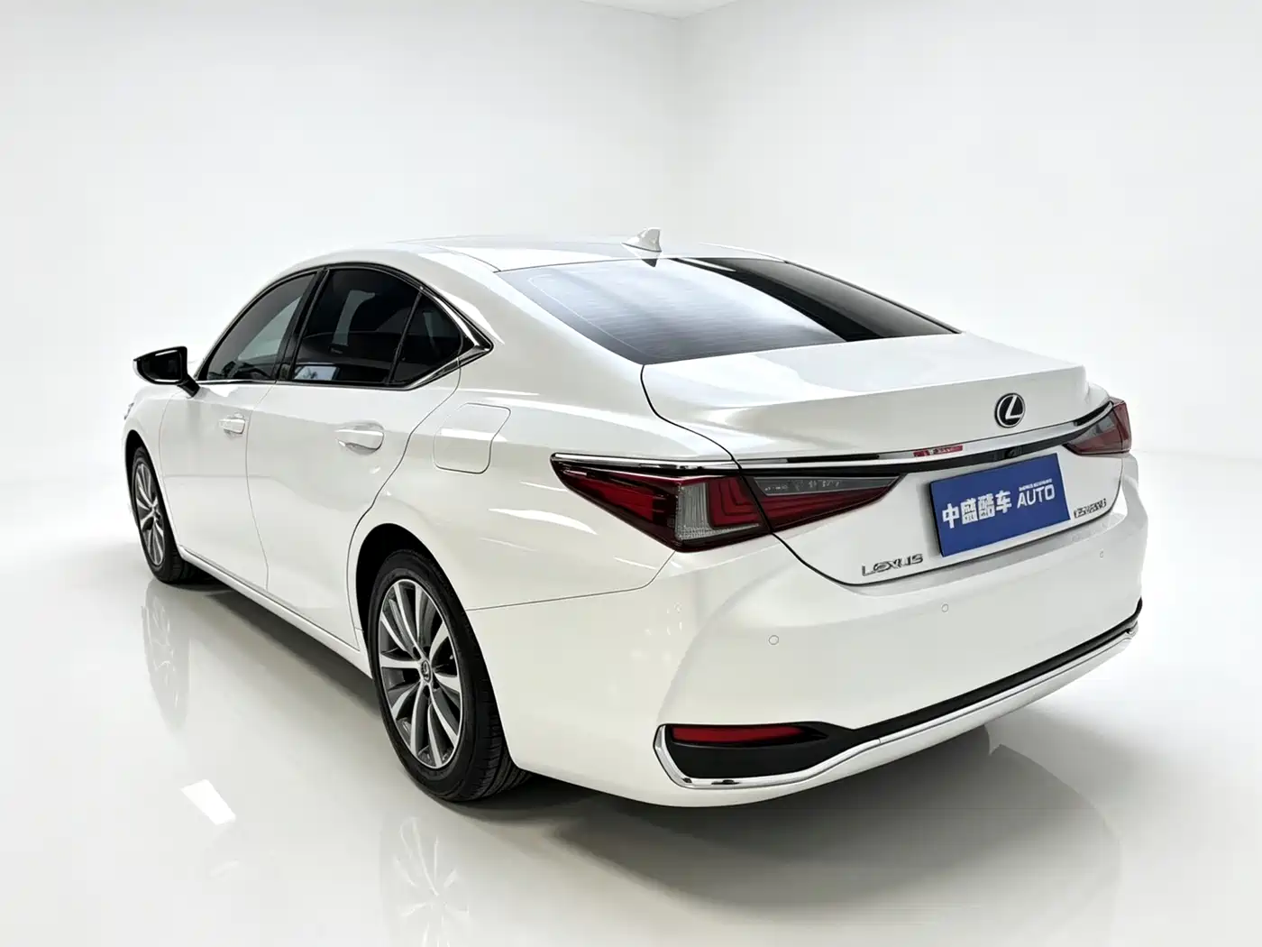 Lexus ES 2020 200 Excellence фото 4