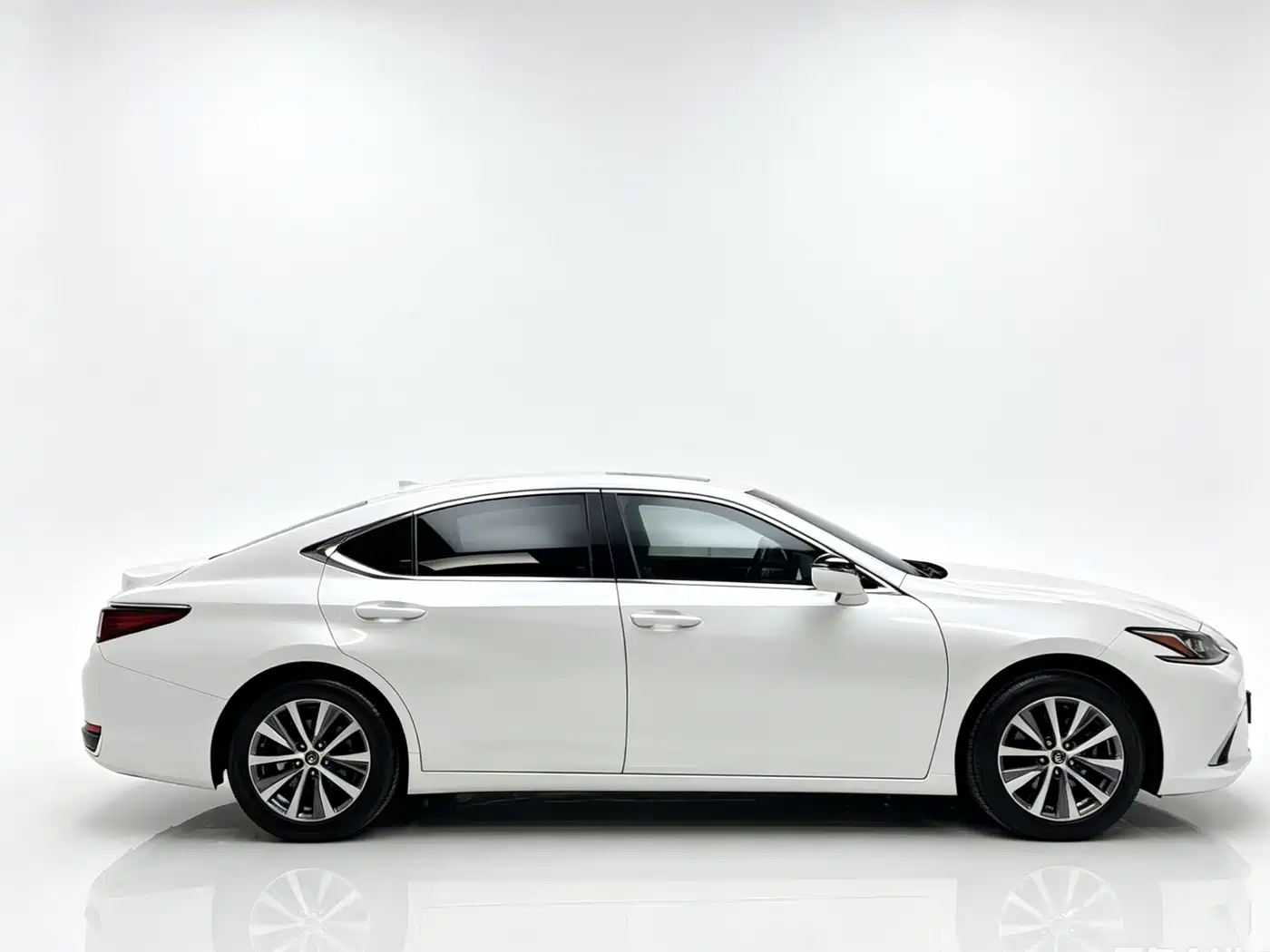 Lexus ES 2020 200 Excellence фото 3