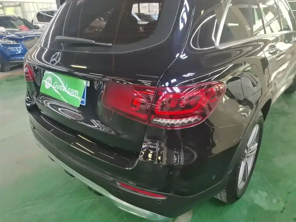 MERCEDES-BENZ GLC