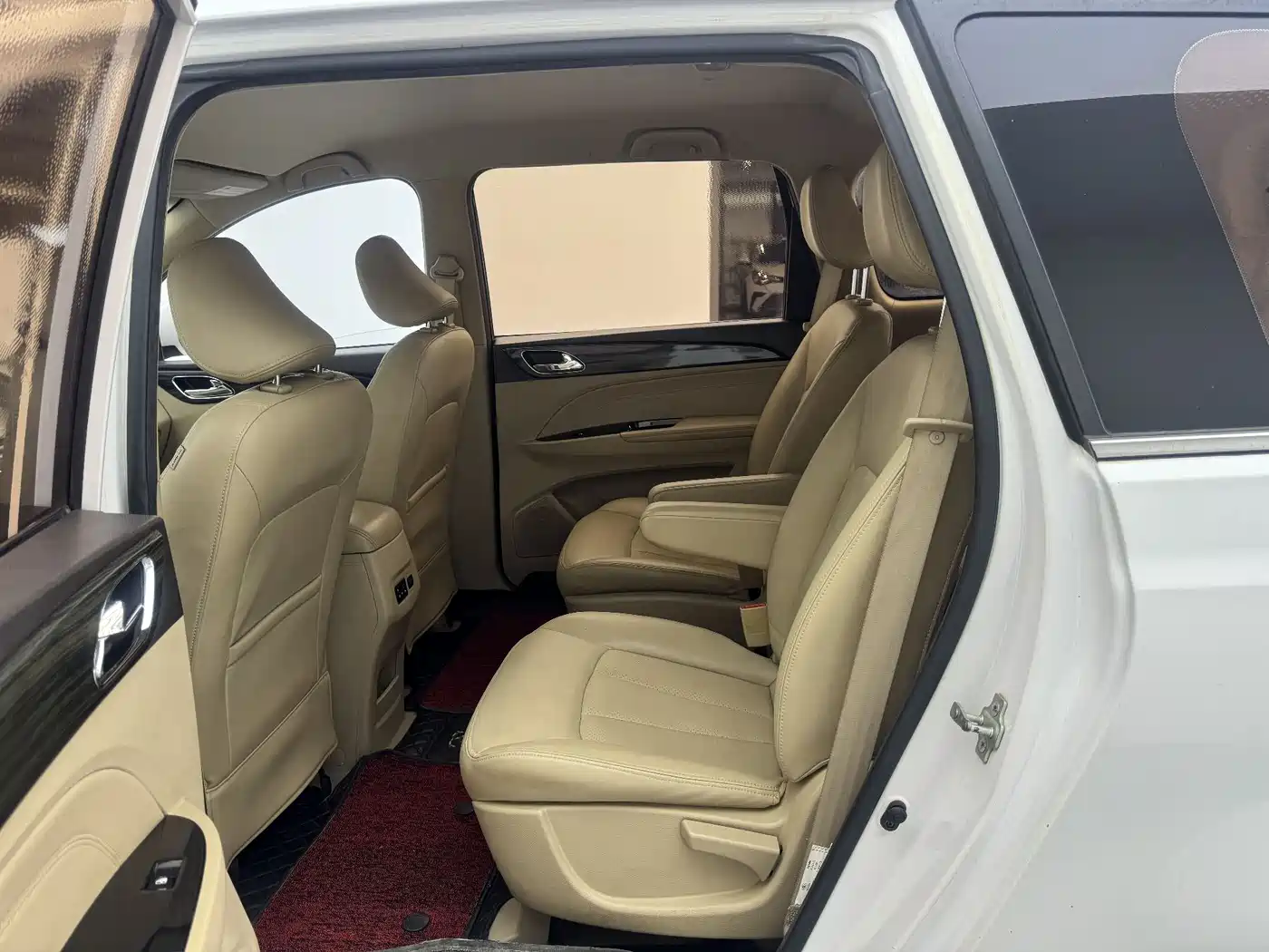 Baojun 730 2018 2016 1.5L Manual Premium 7-Seater (China V)