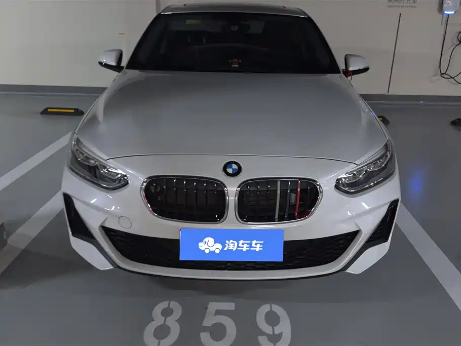 BMW 1 Series 2019 120i M Sport Package фото 2