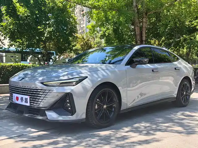 Changan UNI-V 1.5T, Премиум