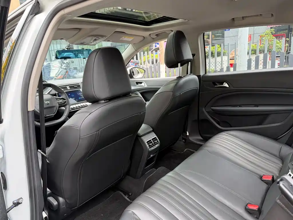 Peugeot 408 2022 1.6T Progressive Edition фото 9