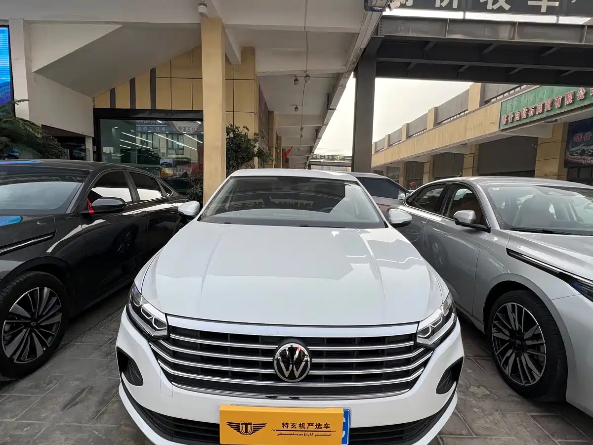 Volkswagen Lavida 2023 1.5L Auto Delight Edition фото 2