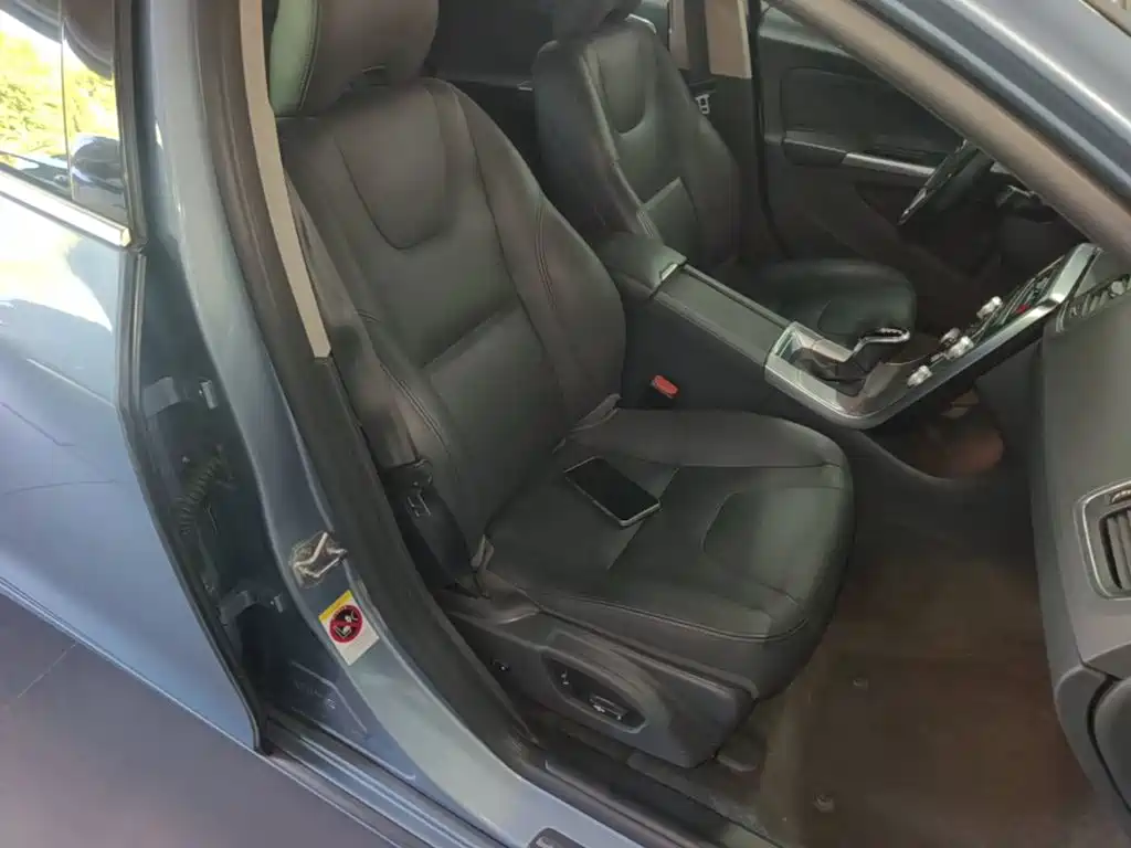 Фото 25 - Volvo S60