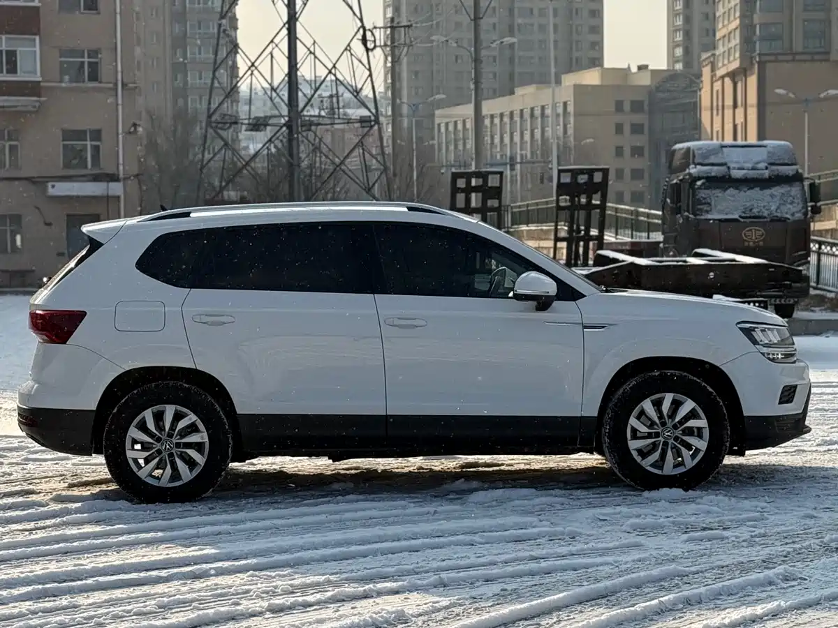 Volkswagen Tharu 2022 280TSI FWD Luxury Edition фото 24