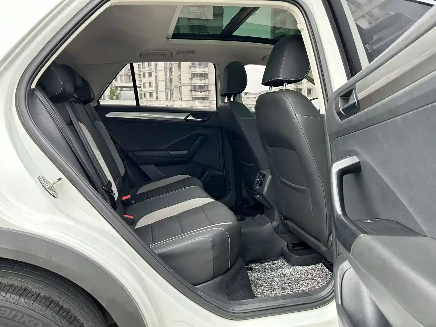 Volkswagen T-ROC 2018 230TSI DSG 2WD Progressive China V фото 19