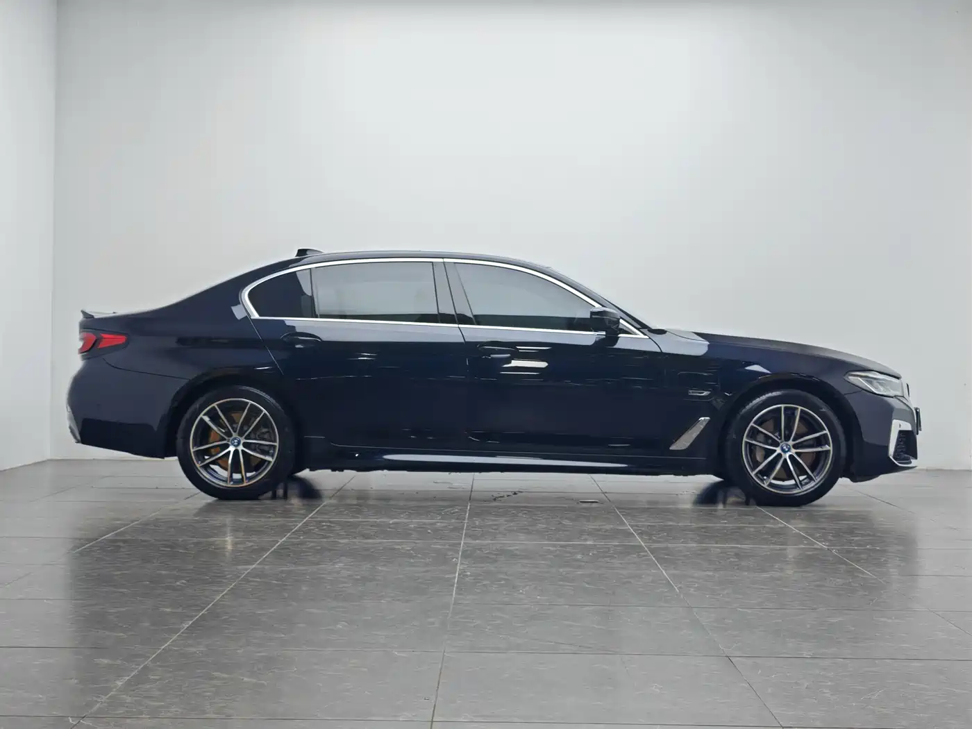 BMW 5 SERIES NEW ENERGY