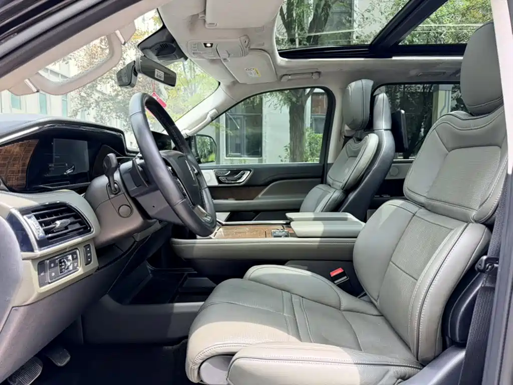 Lincoln Navigator 2023 2022 3.5T Presidential Edition