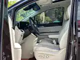 Photo 13 - Buick GL8