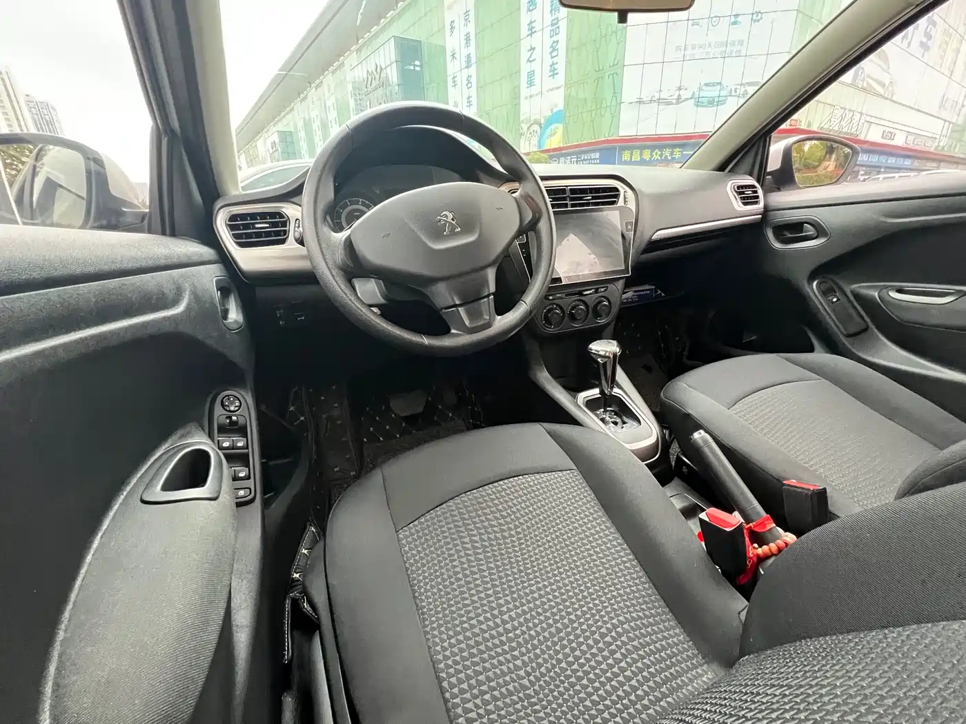 Peugeot 301 2016 1.6L Auto Comfort Edition фото 27