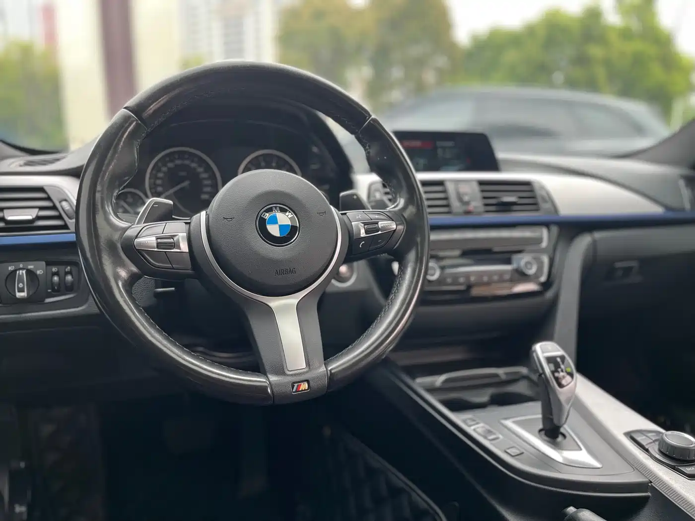 BMW 3 Series 2019 320i M Sport Package фото 4