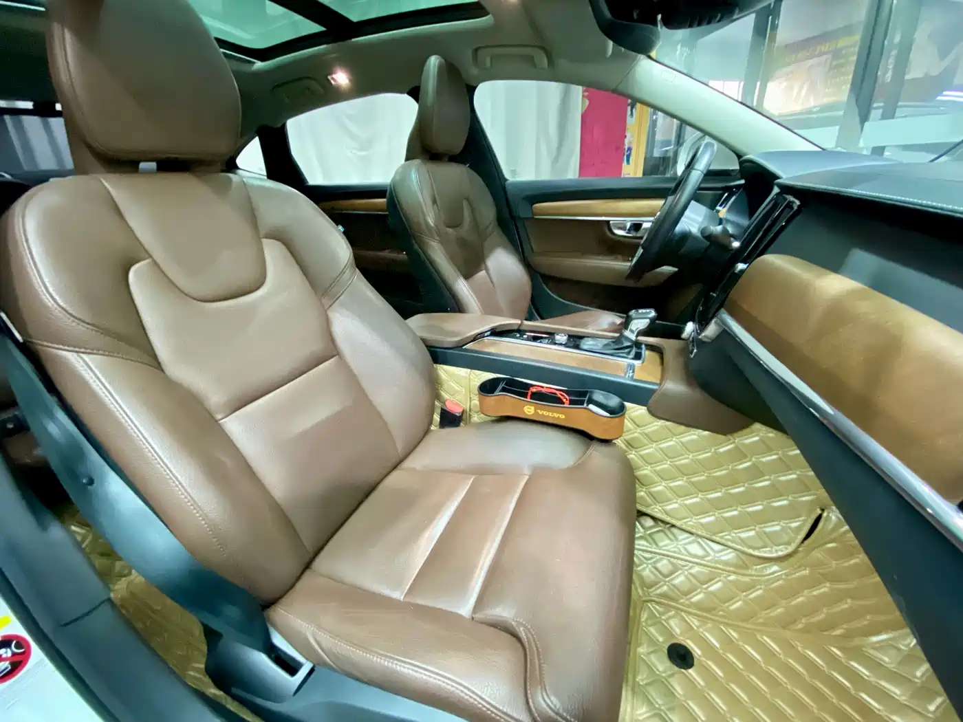 Фото 15 - Volvo S90