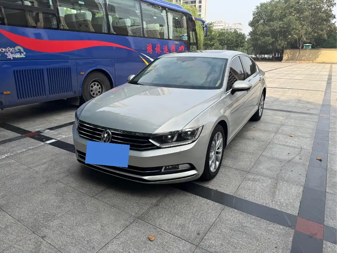 Photo 1 - Volkswagen Magotan
