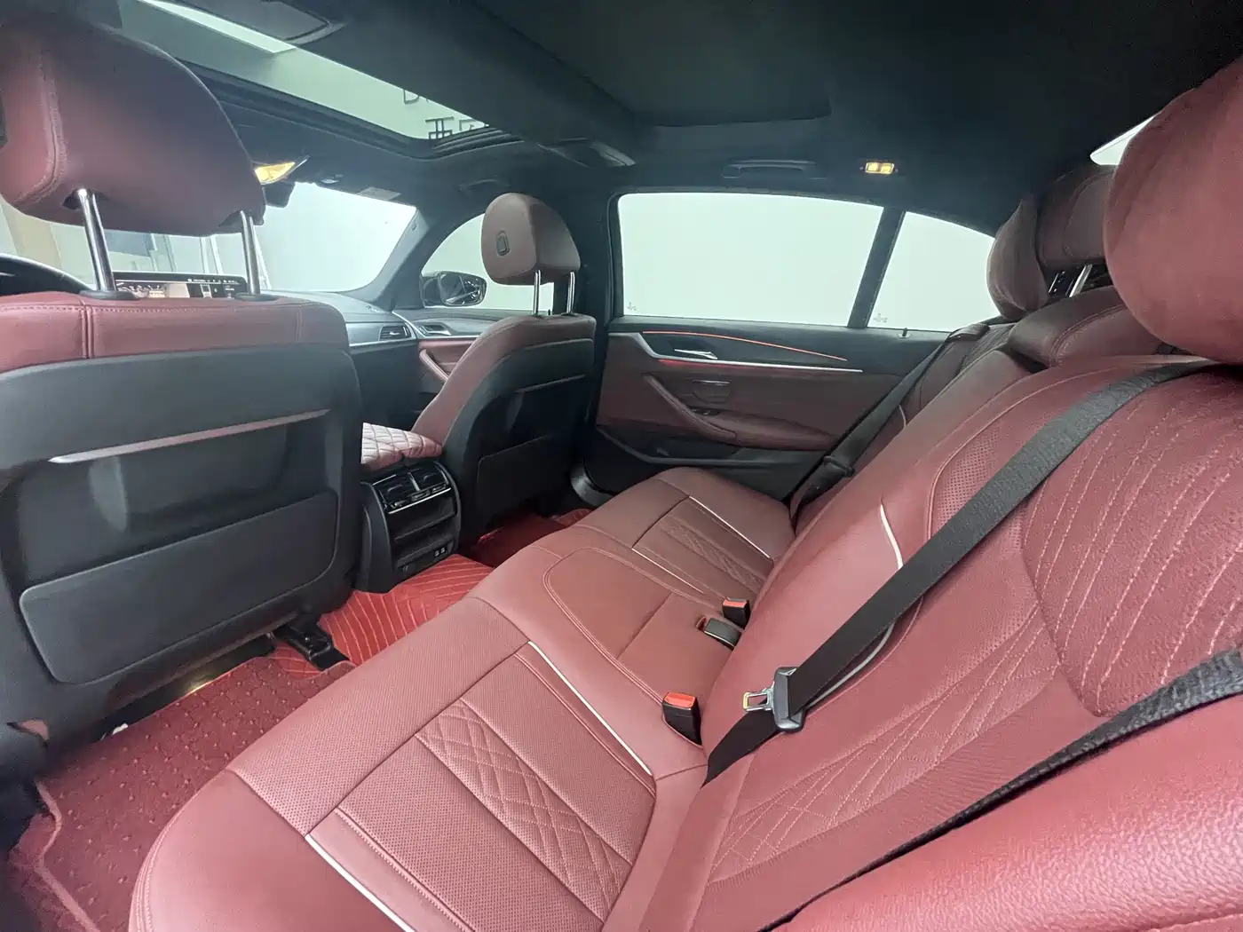 BMW 5 Series 2022 530Li Leading M Sport Package фото 9