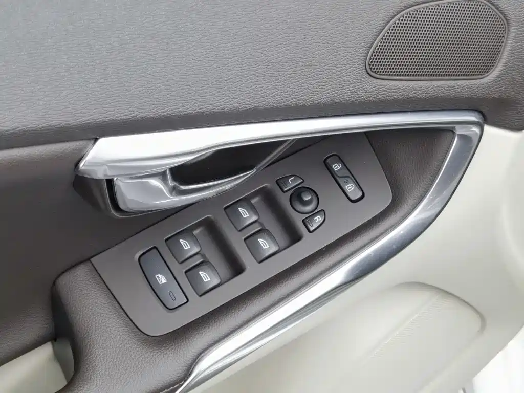 Volvo V40 2015 2015 1.6T Smart Comfort Edition