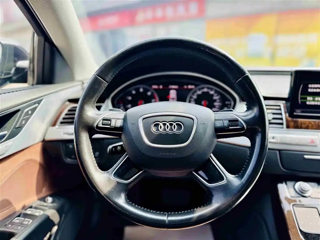 Audi A8 2014 A8L 45 TFSI quattro Comfort фото 8