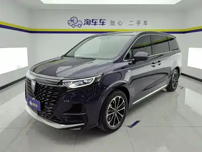 Roewe iMAX8