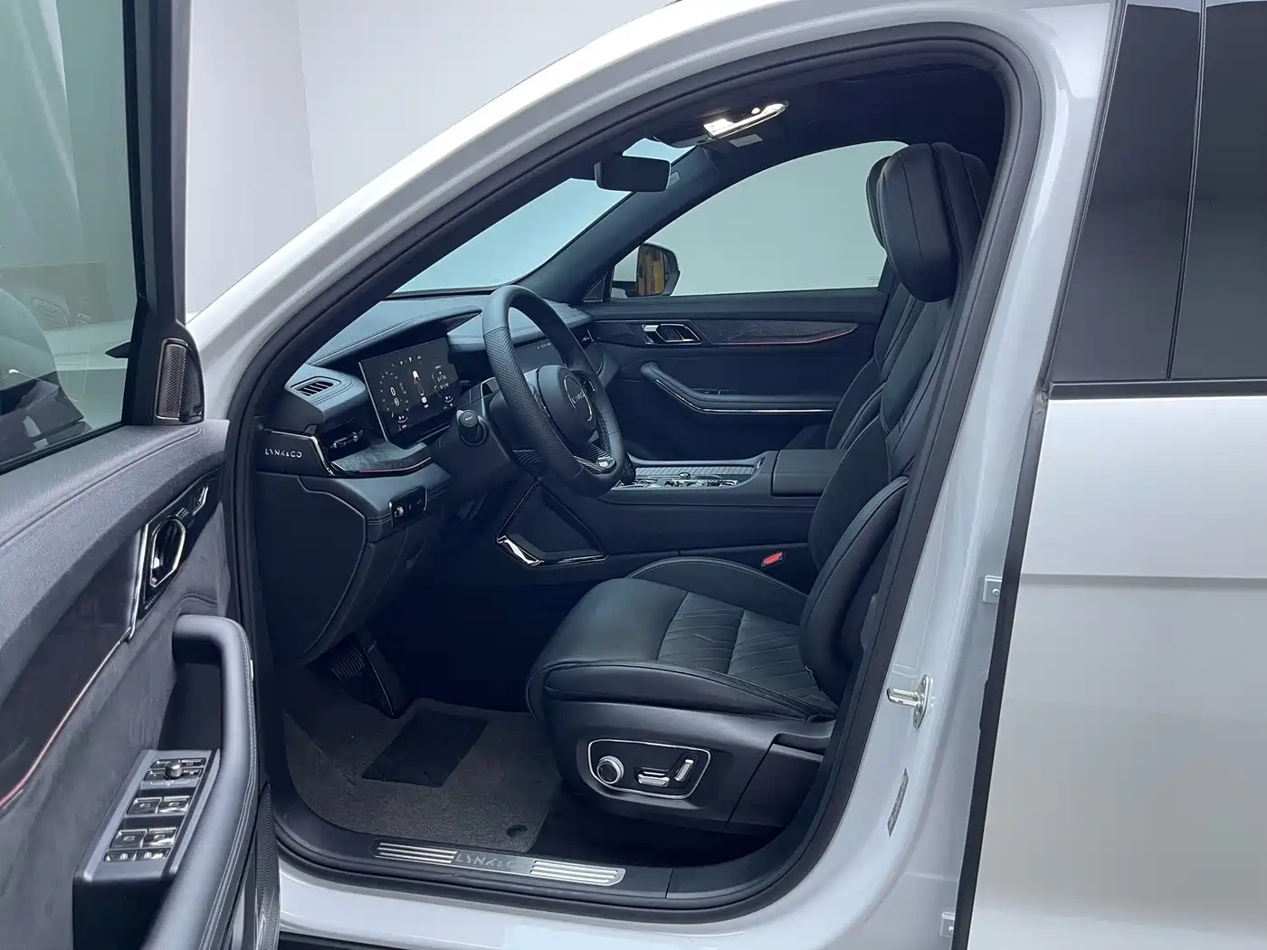 Lynk & Co 09 EM-P 2021 2.0T PHEV Halo 7-Seater фото 12