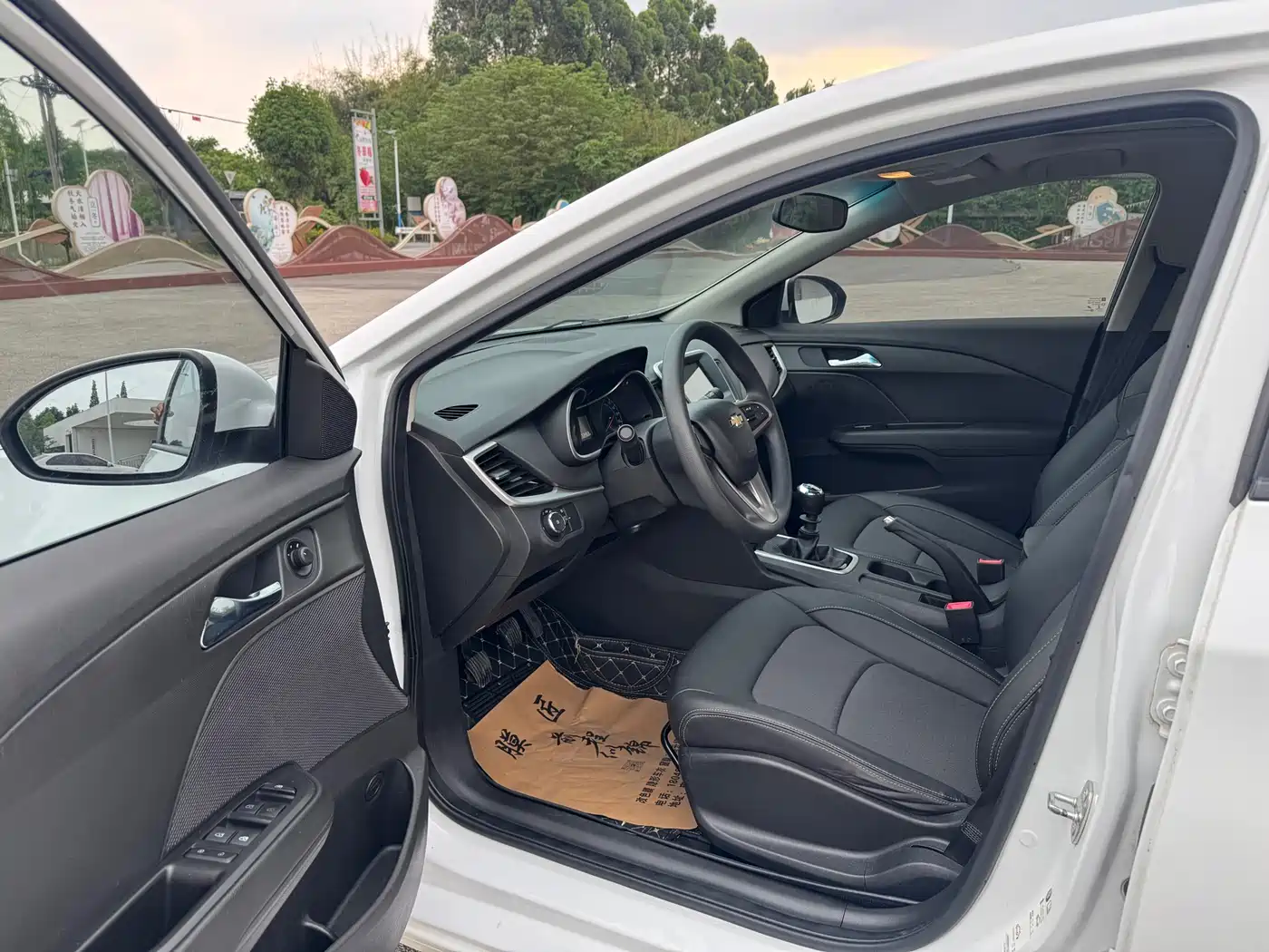 Chevrolet Cavalier 2016 1.5L Manual Delight Edition фото 11