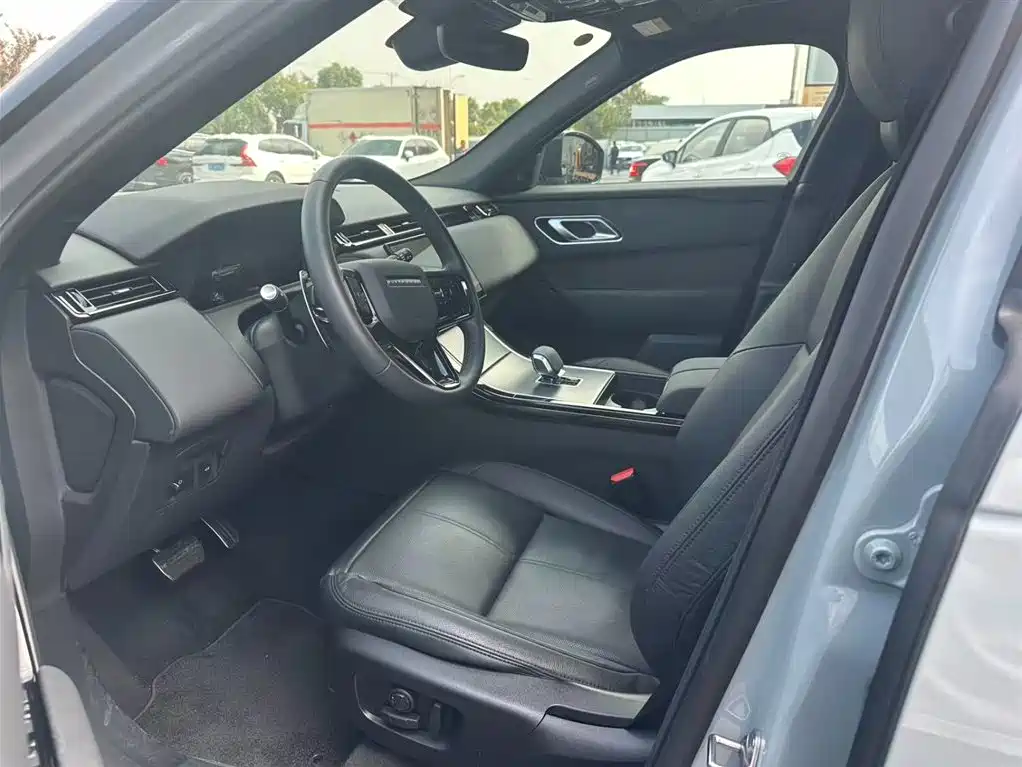Фото 9 - Land Rover Range Rover Velar