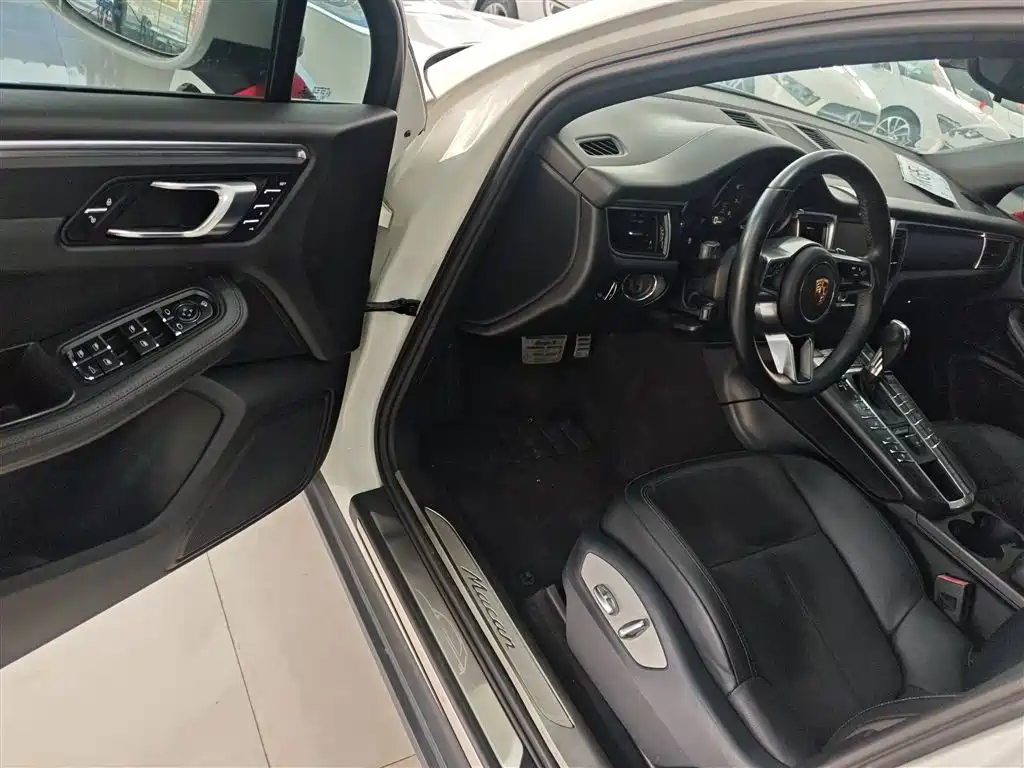 Porsche Macan 2014 Macan 2.0T фото 16