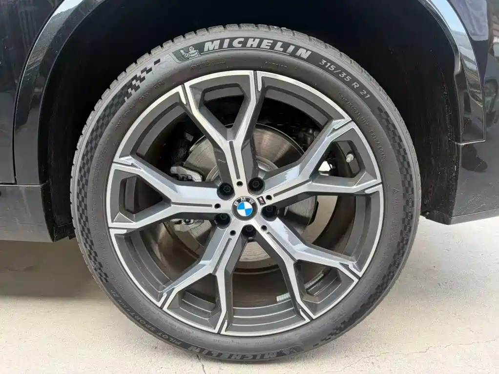 BMW X5 2026 2026 Facelift xDrive 30Li Exclusive M Sport Shadowline Package