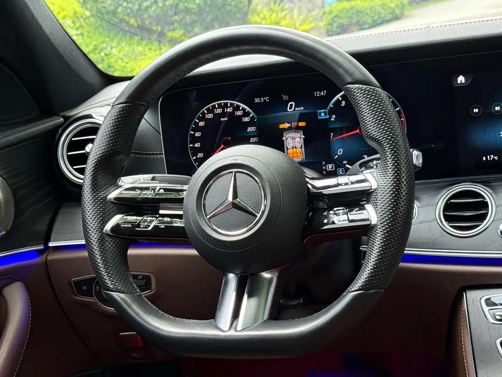 Фото 9 - Mercedes-Benz E-Class