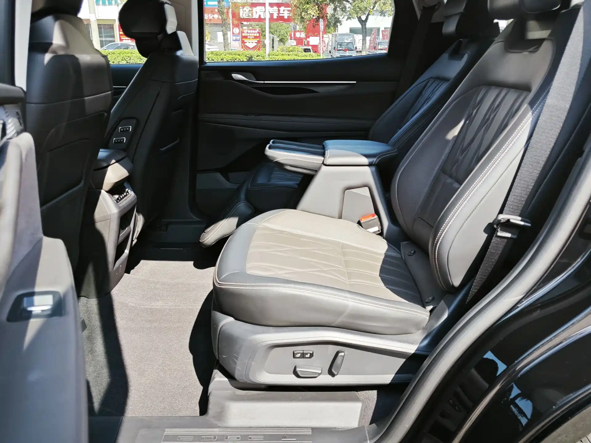 Фото 6 - Ford Edge