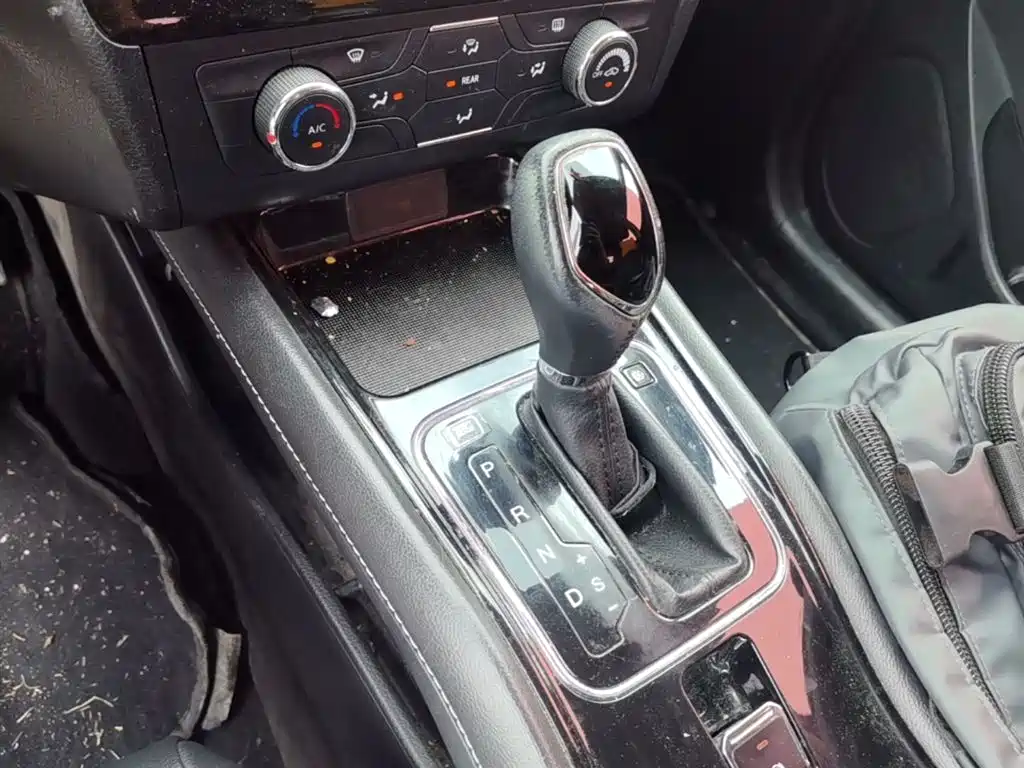 Dongfeng Fengguang Fengguang 580 2019 2017 1.5T CVT Comfort Version
