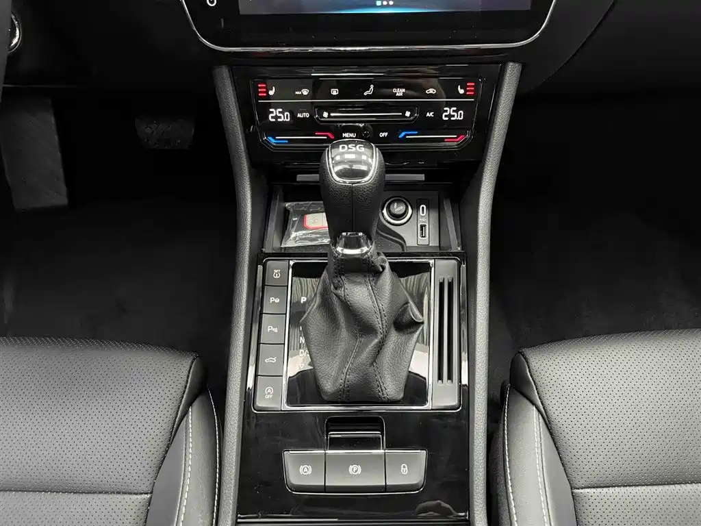 Škoda Superb 2023 Facelift TSI280 DSG Premium Edition фото 5