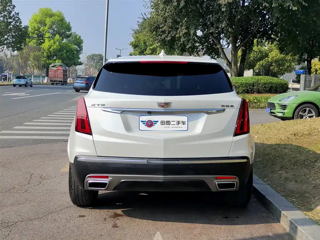 CADILLAC XT5