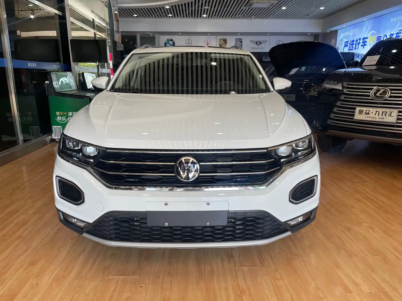 Фото 2 - Volkswagen T-ROC