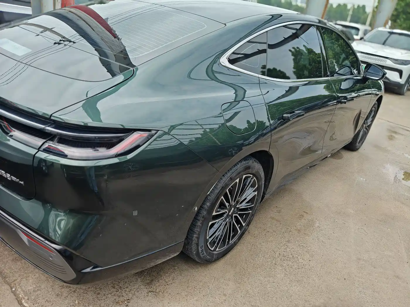 Geely Galaxy Galaxy Xingyao 8 2025 130km EM-i Premium Edition фото 7