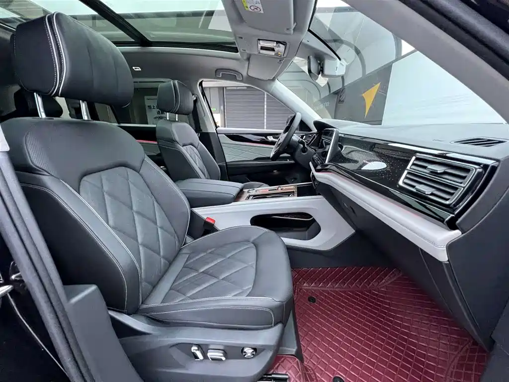Volkswagen Teramont 2024 380TSI 4WD Dragon Glory Edition фото 18