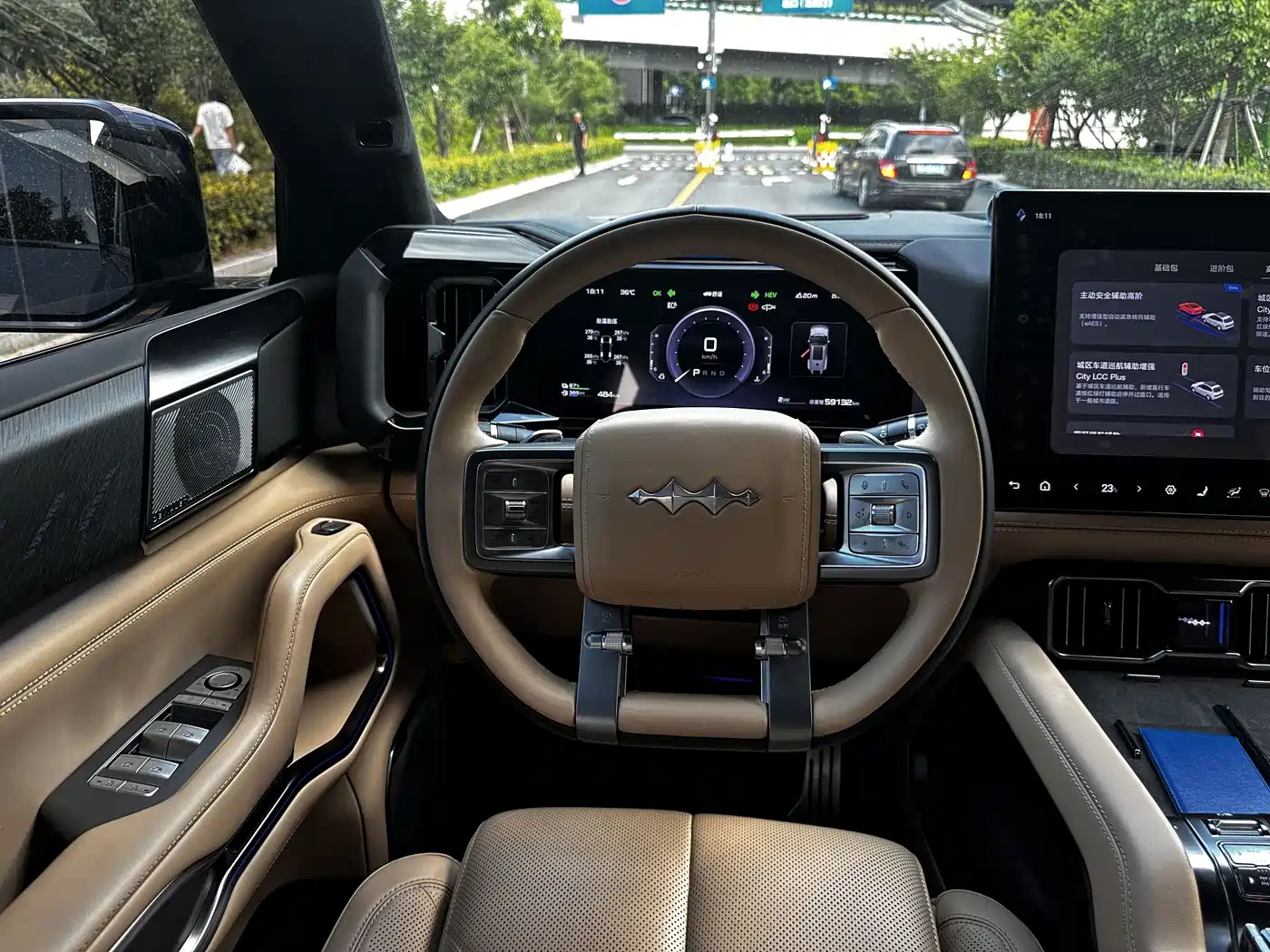 Fang Cheng Bao Leopard 8 2024 2025 Zhiyong Flagship 6-Seater